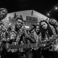 Junior y sus calypsonians
