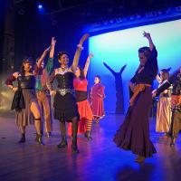 Oferta incluye cursos de ballet, danza contemporánea y jazz en diferentes niveles, tanto para niños y niñas como para personas jóvenes y adultas, así como muchas opciones más