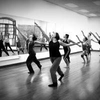 El propio Día Internacional de la Danza, el sábado 29 de abril, a partir de las 7 p.m., la Compañía Nacional de Danza ofrecerá presentaciones en el Centro Nacional de la Cultura (Cenac), sede del Ministerio de Cultura y Juventud. El evento es abierto al público, y contará con la participación de artistas independientes.