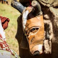 Rey Curré le invita a presenciar su ancestral “Juego de los Diablitos”