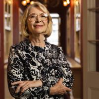 En 2023, la periodista, que además es poeta, escritora, crítica gastronómica y especialista en historia de la alimentación, Marjorie Ross González, recibió el Premio Nacional de Cultura Magón.