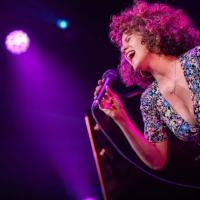 Disfrute una noche de jazz con la vocalista franco-dominicana Cyrille Aimée en el Teatro Nacional