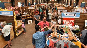 Público en Feria Hecha Aquí