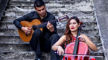 Dúo Alba: Gustavo Porras, guitarra y Andrea Chinchilla, chelo.