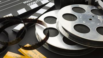 Disposición de elementos de cinematografía.