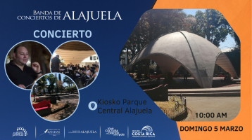 Foto del kiosco del parque central con fotos de músicos y director