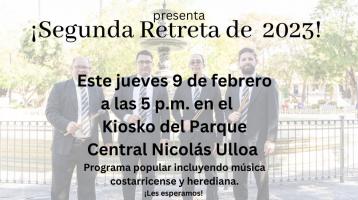 músicos junto a la fuente del parque central de Heredia