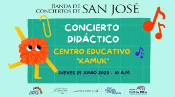 monstruo de colores con una pizarra de fondo