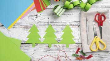 Materiales de manualidades para navidad.