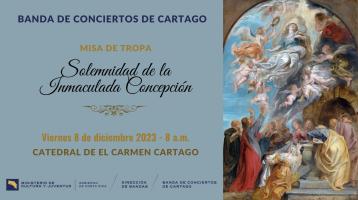 Pintura de la Virgen de la Asunción rodeada de ángeles con fondo azul celeste