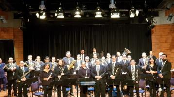 Foto de la Banda de Conciertos de Cartago en un teatro
