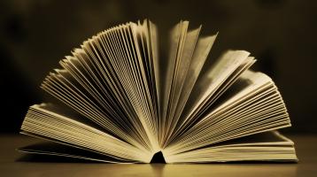 Un libro entreabierto 